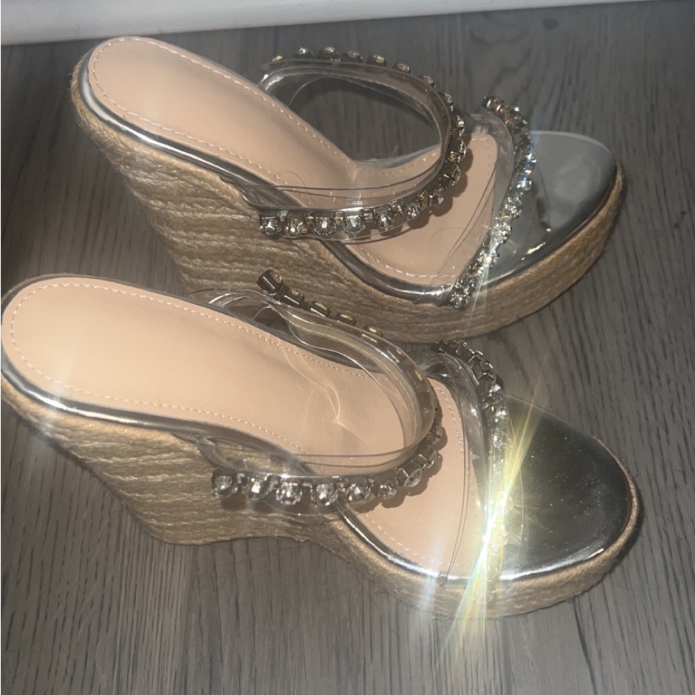 Never worn wedges size 5